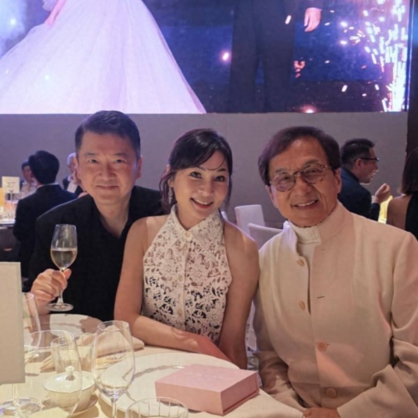 香港豪门婚宴媲美颁奖礼，成龙洪金宝元彪同场，佘诗曼饮到面红