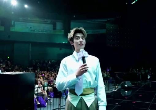 王鹤棣见面会直播观看破1500万，期待待播剧咸鱼飞升