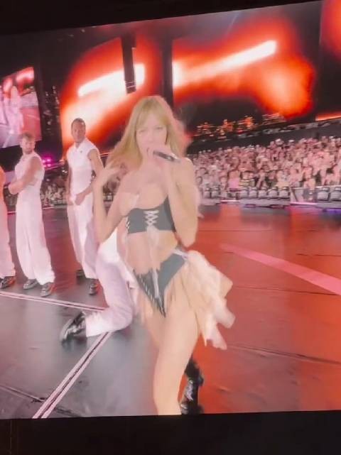 lisa热舞,她的身材好曼妙