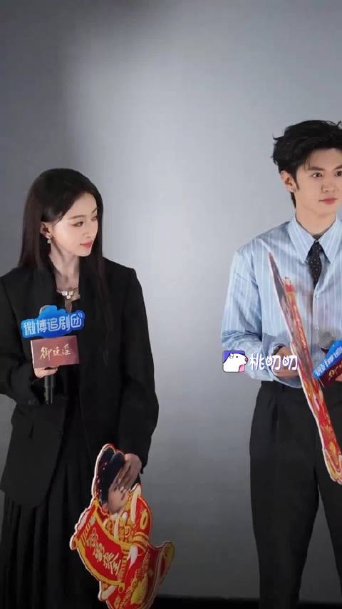 “智勇爽全”“英姿飒爽”双强合体！两个人好权威的脸！对我的眼睛非常友好！