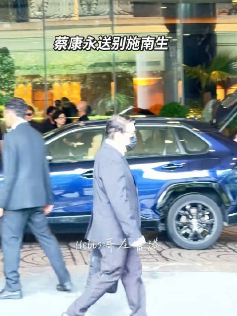 蔡康永也60多岁了，时间好快呀
