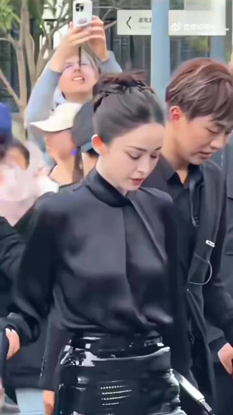 这是古力娜扎?好震撼的美貌 这么瘦还这么有料,简直挪不开眼