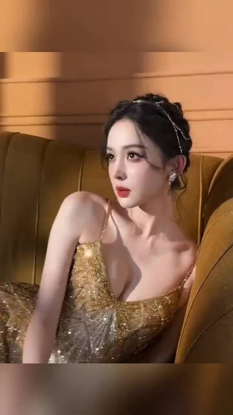 娱乐圈里美女如云,但如果说美到令人震撼的,恐怕只有娜扎一人