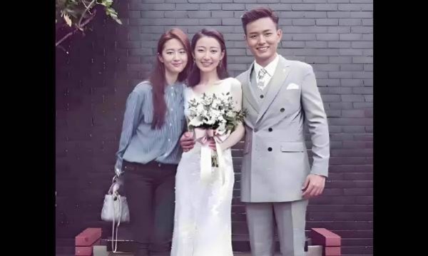 刘亦菲出席婚礼着装得体,分寸感来自阅读修养