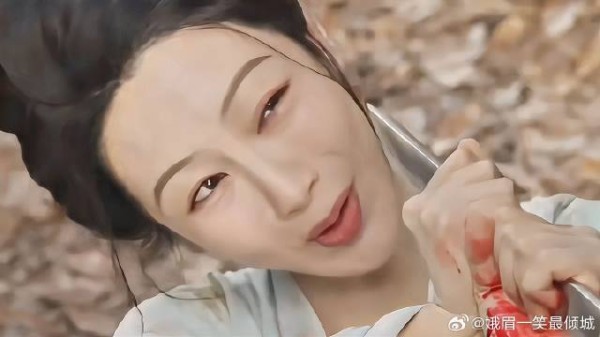 牡丹被黑衣人追杀，蒋长扬帮她上药，两人误会终于解除