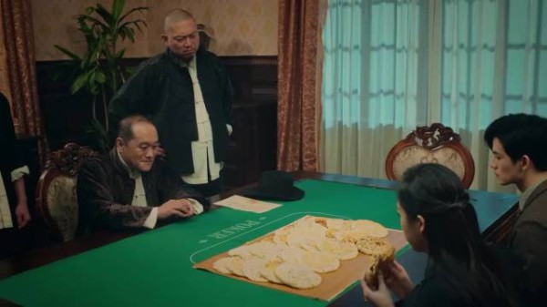 反派大佬谈将老板变肉饼,杀鸡儆猴下马威