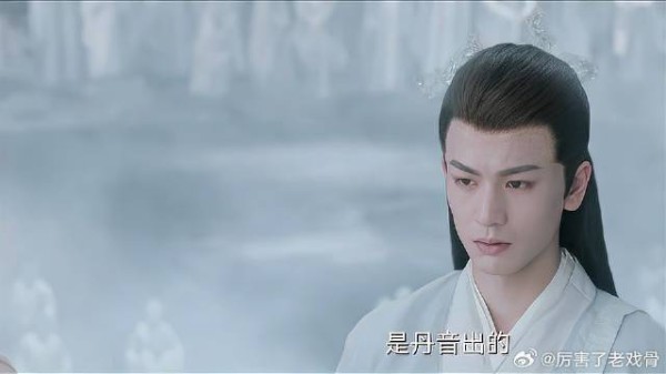 长珩去苍盐海救小兰花 哪料被云中君发现,当场封印法力