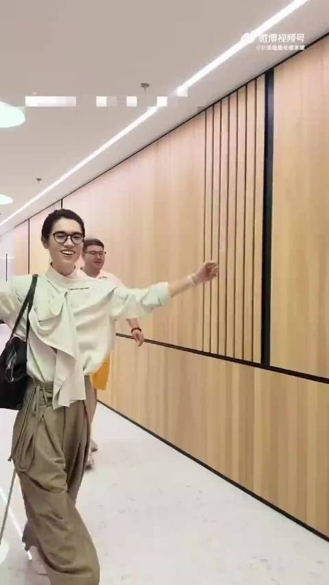这居然是李行亮，有种雌雄莫辨的感觉
