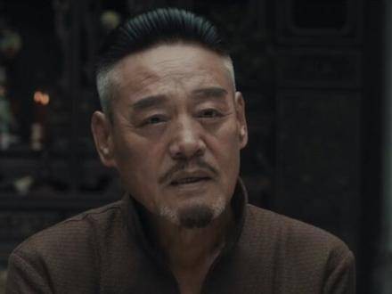 庄伯的双重面相背后,究竟埋藏着什么不为人知的真相?