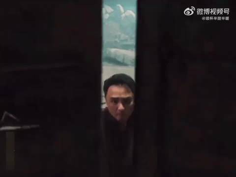 喝家乡啤酒,打亲朋好友 古有武松喝酒打老虎,今有明道喝酒一杯倒 前途海量