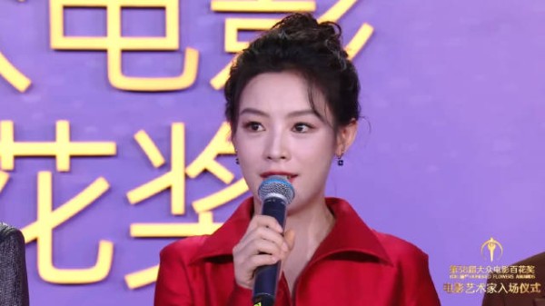 陈丽君百花奖红毯谈镖人,荣幸遇前辈期待新作