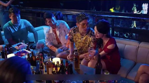 记住这位九零后的女孩酒吧被救下,结果还反而责怪起