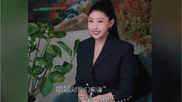 谢贤为了女友能在香港定居而求婚,但是coco因为没有戒指拒绝了他,就错过了!