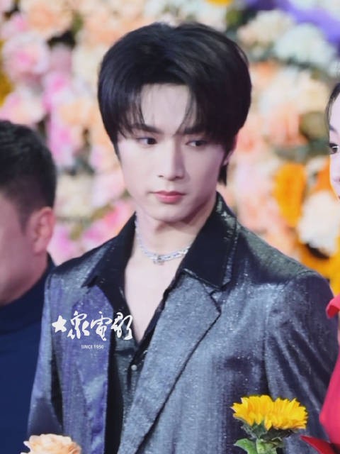 闭幕式红毯回顾:刘耀文