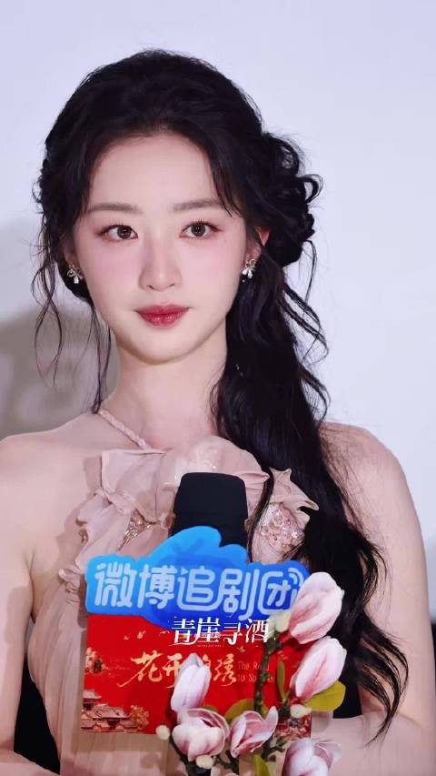 邓恩熙完全最水蜜桃塑之人对吗 妹美得人完全挪不开眼啊