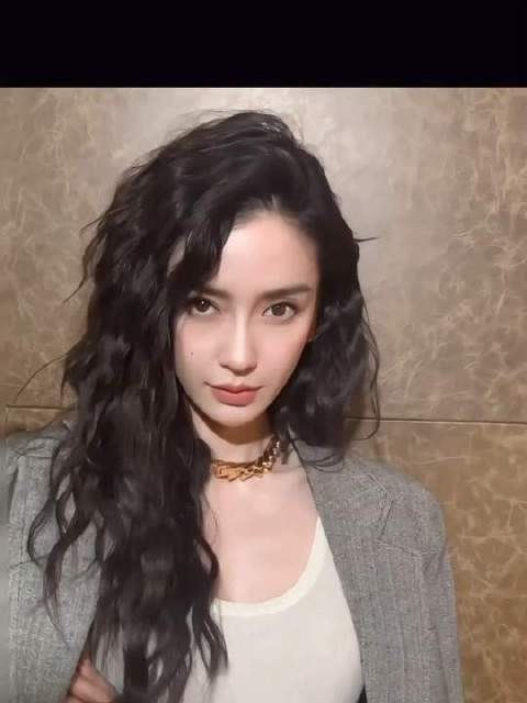 “杨不修”生图女王 angelababy