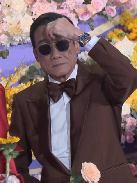 68岁梁家辉亮相第38届大众电影百花奖闭幕式红毯!