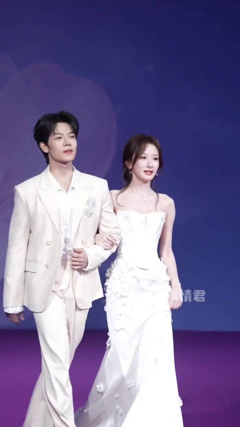 心态好稳,明白与其被动等待机会,不如主动抓住一切可以演戏的可能
