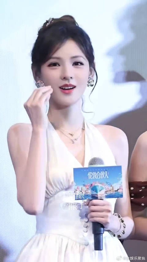 这是什么饭撒天花板!…