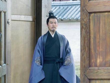 轩辕敬城踏足天象之境,凌空越渡长河,直面徐凤年