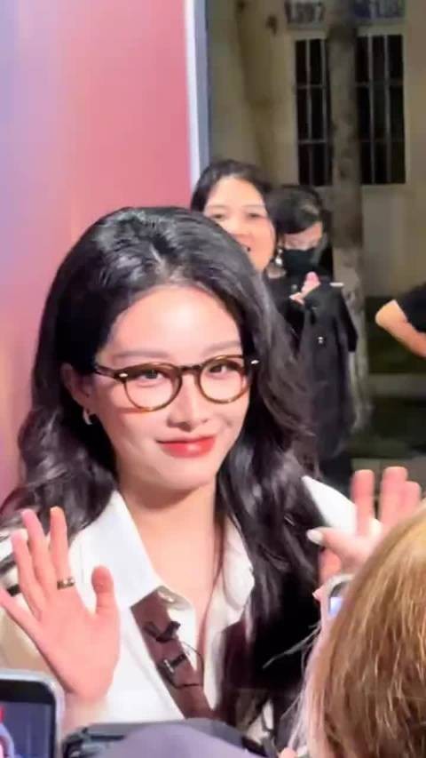 喻言高情商发言称赞欢子,期待巡演舞台见面