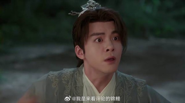 笛飞声和方多病争鸡腿 两人饭桌上打架,还是笛飞声胜了