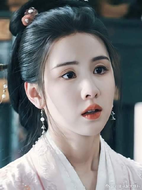 神女和信徒小心翼翼的呵护了彼此最脆弱的一面