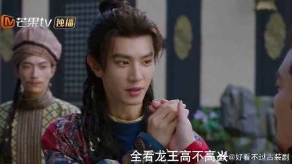 沙州刺史偏爱男宠,一看英寡细皮嫩肉,忍不住动手动脚