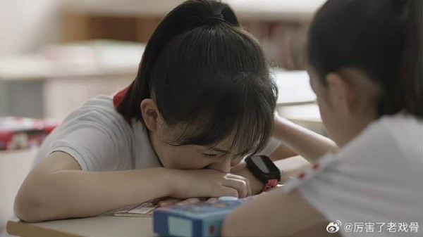 欢欢竞选只得两票 被同学戏称二班长，急哭了