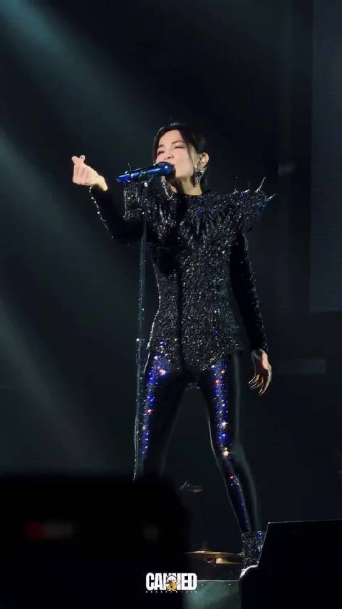 Ella北京演唱会换新应援物树懒,合唱Superstar获比心