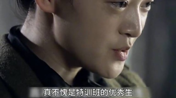 女人本以为眼前之人是敌人,最后才发现竟然都是自己人