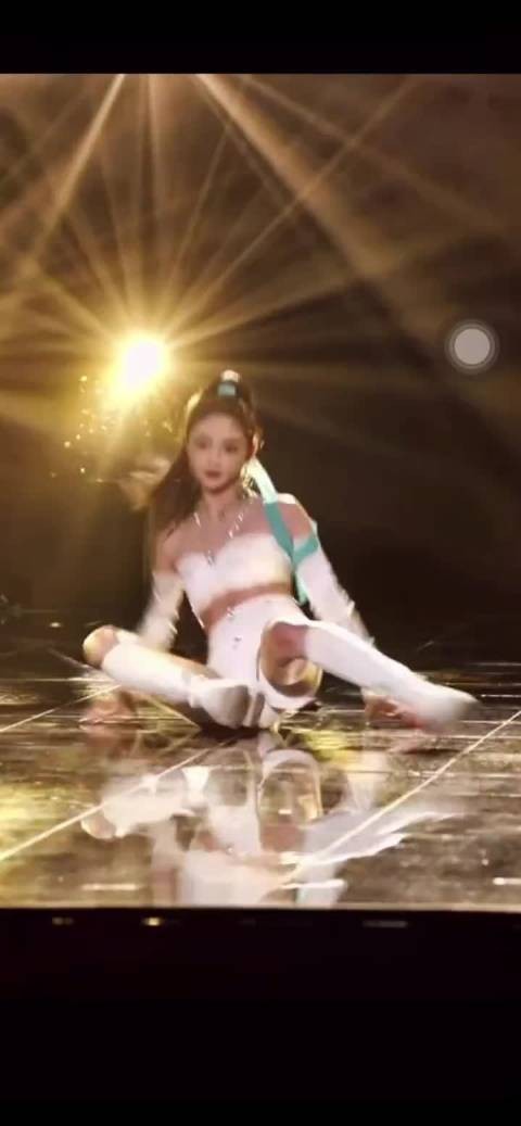 周洁琼也是韩团出道,我才知道原来她舞蹈也跳的这么棒