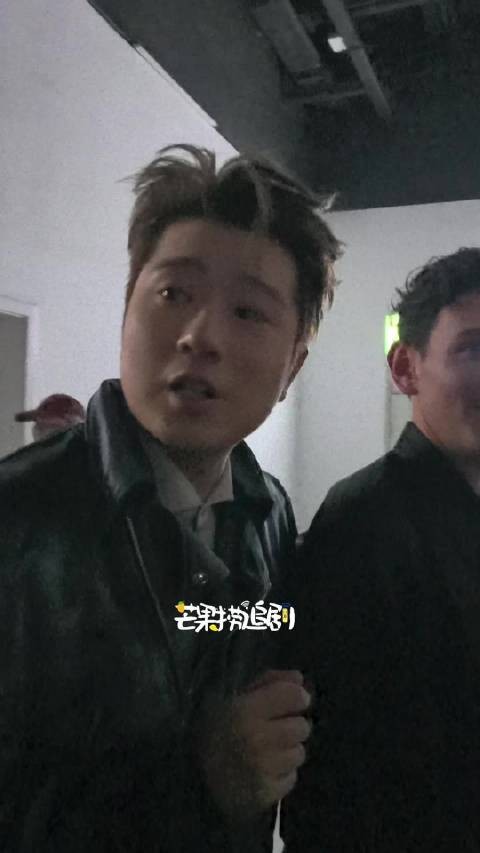 对王以太说磕到你俩了，王以太反应居然是谢谢！