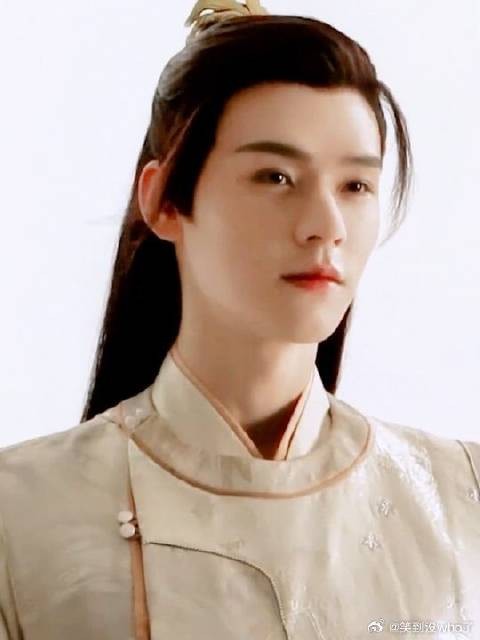 痴情太子以命守诺囚己一生,容冠中原睿智如妖