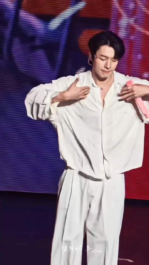 绝代风华的容颜… 20260815李东海澳门演唱会盛大启幕! superjunior