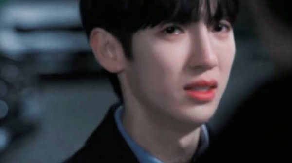朱泰善也无法承受这个眼神的杀伤力
