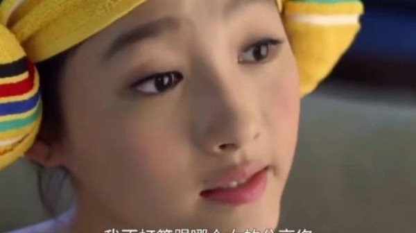 当关晓彤得知老爸王志文找了个年轻后妈时,俩父女的对话好现实