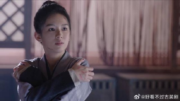 锦月如歌:禾宴重伤要脱衣施药,可她身为女儿家,哪敢脱衣