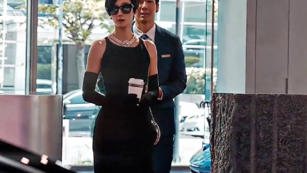 桂纶镁教你什么叫“优雅的暴力美学”