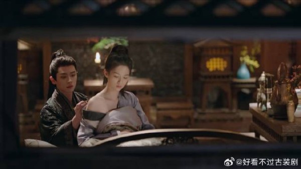 锦月如歌:禾宴伤口再次崩裂,都督亲自帮她处理,触碰到她人麻了