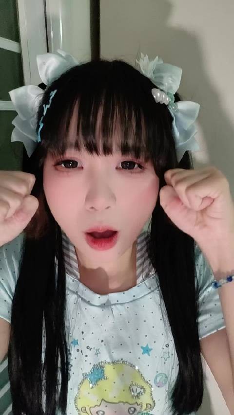 Blue Power~ 今天u也忙了一天 所以和你一起补充能量！