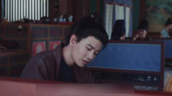 嫂子竟然不是人,半夏参加哥哥婚礼结果发现新嫂子是人面枭,任嘉伦 宋祖儿