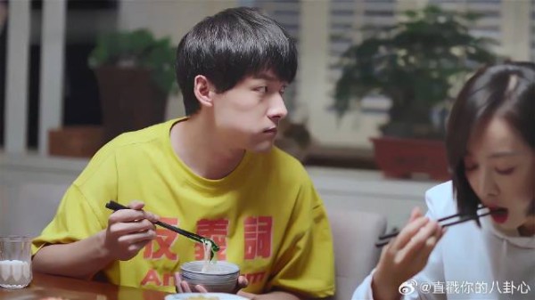 结婚的战火又转到灿阳身上，被父母无限嘲讽，真逗