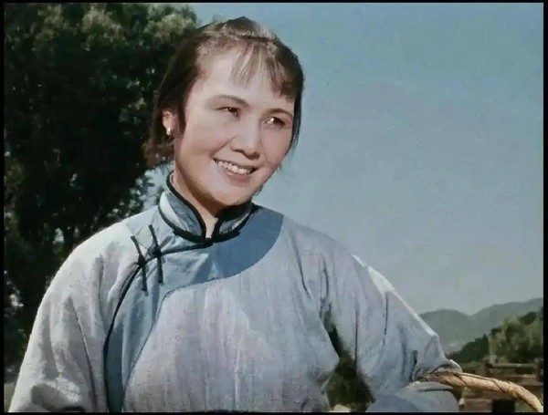 再读鲁迅的《祝福》:专制社会中,底层女性的凄惨命运!