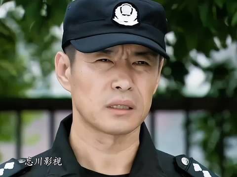 抓两个人出动这么打阵仗 结果还跑了一个