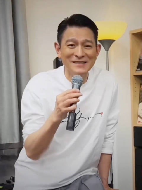 64岁再度开唱,你听过吗?
