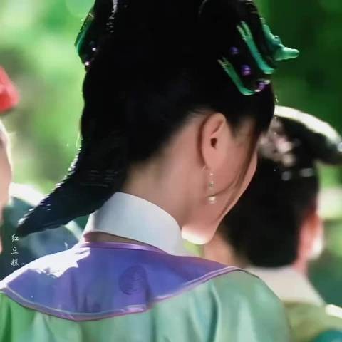甄嬛传绿衫暗指人生低谷,受宠时少穿
