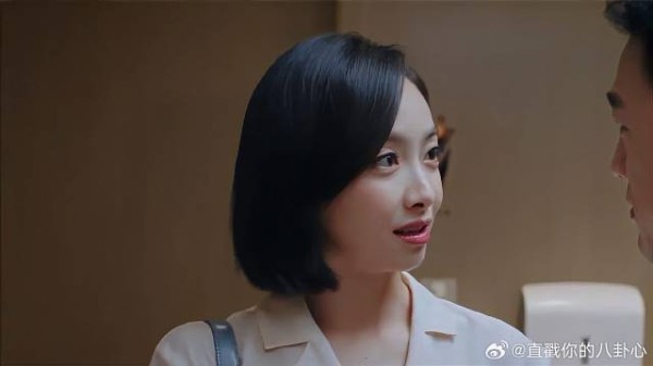 美女又偶遇老总,老总竟认为她是故意的,太自大!