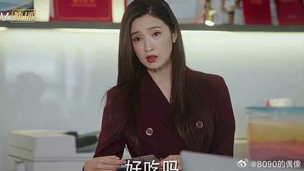 刘亦菲 | 李现 亲姐刚把鲜花饼分了,谁料竟是红豆做的,立马抢回