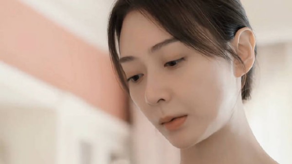女人生完二胎,但家里人的重心都放在孩子身上,让她产后抑郁越发严重